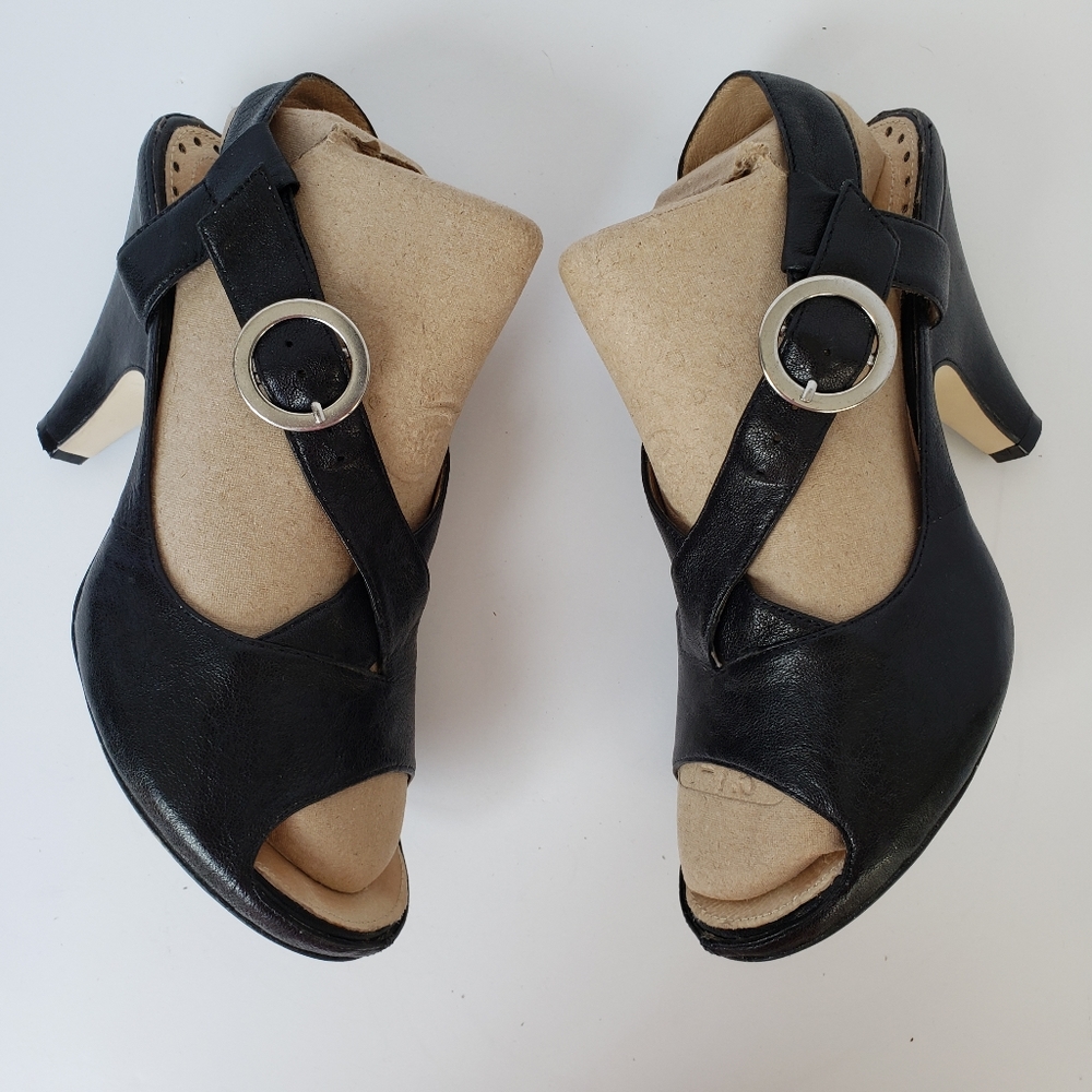 Bievel Black Leather Sandal Heel Shoes Size 7
